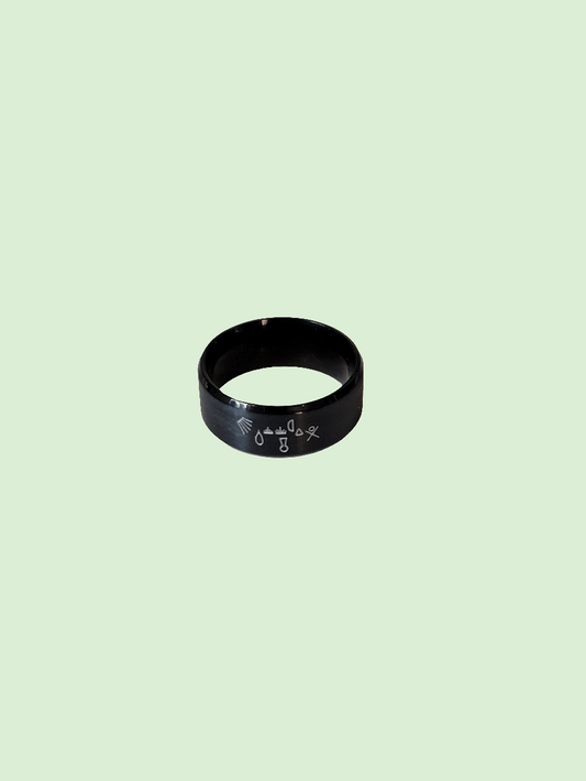 Anillo Negro Con simbolos Para atraer dinero gravados