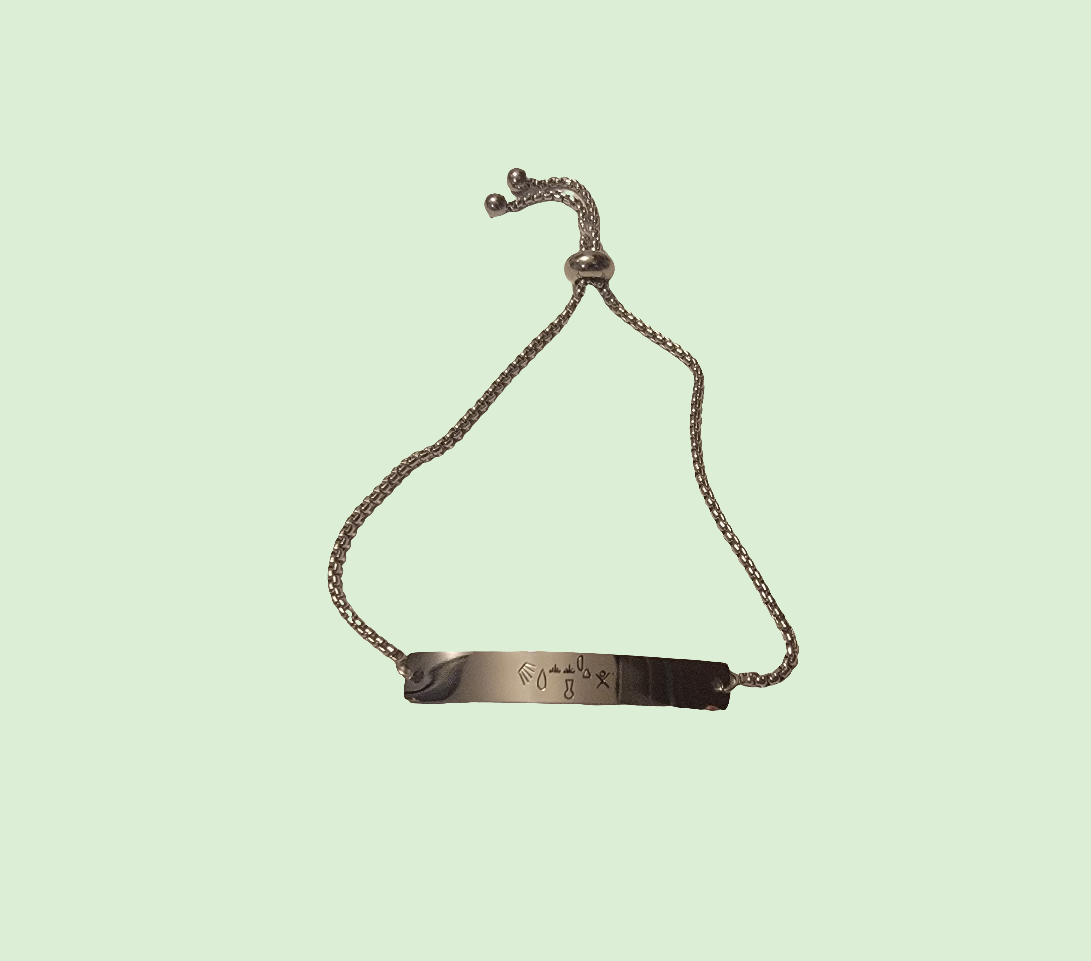 Brazalete Plateado Con simbolos para atraer Dinero