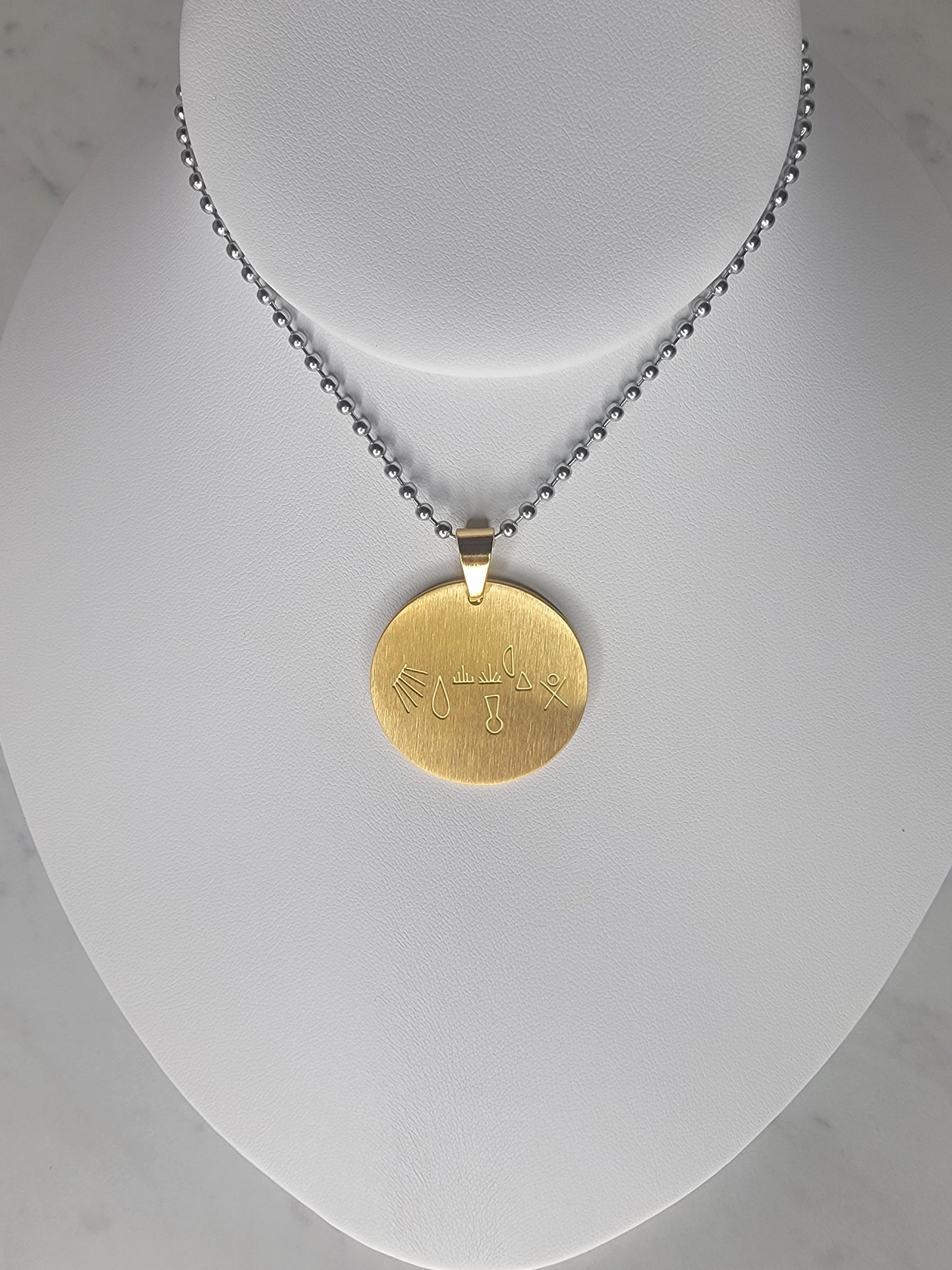 Dije con lo Simbolos para atraer abundancia prosperidad, dinero Collar Plateado